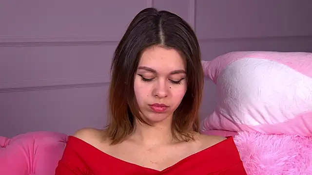 Snapshot of PollyLanders chatting on 02-21-25, 01:44 PollyLanders online show from 02-21-25, 01:44