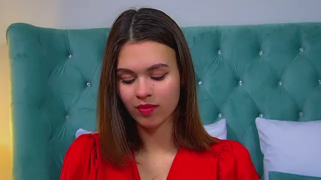 Snapshot of PollyLanders chatting on 09-27-25, 06:24 PollyLanders online show from 09-27-25, 06:24