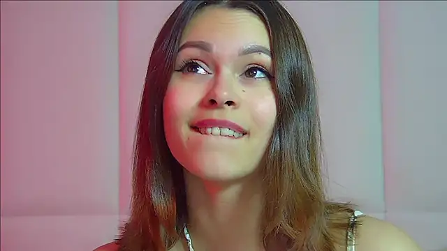 Snapshot of PollyLanders chatting on 10-19-25, 06:41 PollyLanders online show from 10-19-25, 06:41