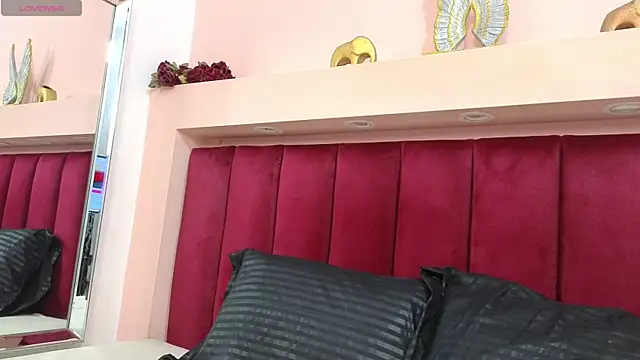 JESSYCORTES online show from 02-08-25, 01:44