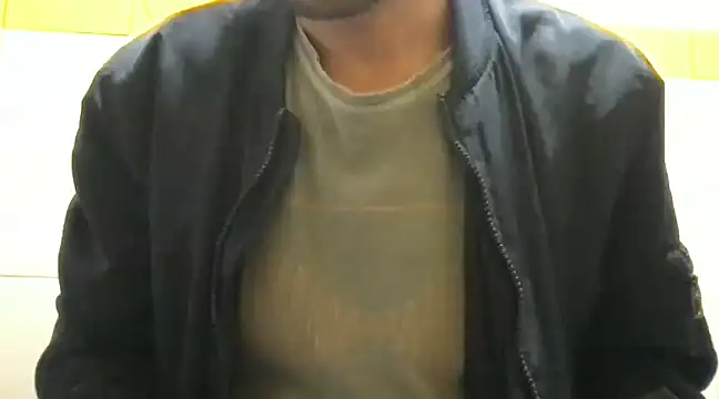 Lucascacaca online show from 12-22-24, 03:55