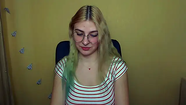 Luna Lush  online show from 12-18-24, 09:25