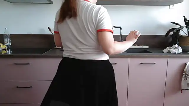 Snapshot of Maline26_ chatting on 09-12-25, 12:16 Maline26  online show from 09-12-25, 12:16