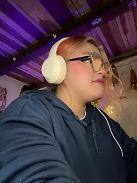 SophiaWeestt99 online show from 04-27-26, 05:27