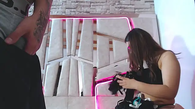 mia and austin online show from 03-22-25, 01:00