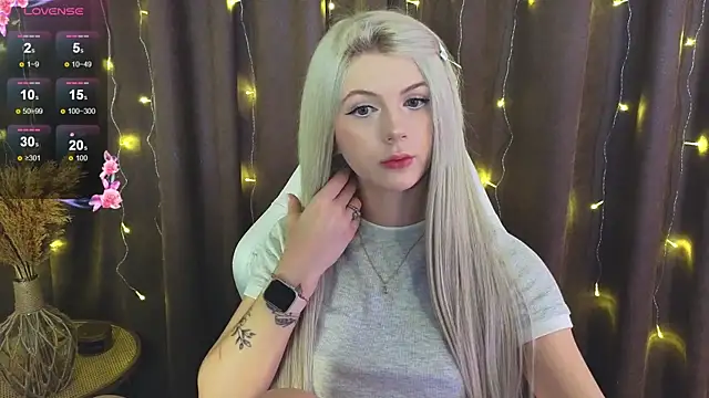 Snapshot of barbieee_b chatting on 09-29-25, 08:30 barbieee b online show from 09-29-25, 08:30