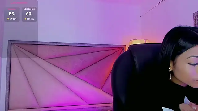 Snapshot of ZaraLim chatting on 02-21-25, 03:54 ZaraLim online show from 02-21-25, 03:54