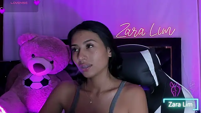 Snapshot of ZaraLim chatting on 09-26-25, 06:56 ZaraLim online show from 09-26-25, 06:56