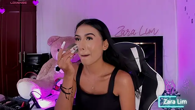 Snapshot of ZaraLim chatting on 10-01-25, 06:14 ZaraLim online show from 10-01-25, 06:14