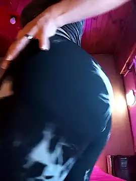 Snapshot of mariposapontiak420 chatting on 03-14-25, 11:43 mariposapontiak420 online show from 03-14-25, 11:43