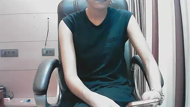 collage hoty online show from 09-18-25, 04:53