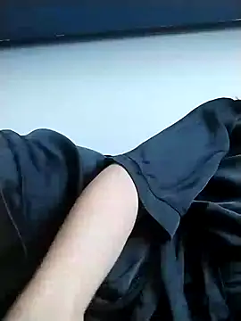 Snapshot of ladyrrr chatting on 10-20-25, 12:16 ladyrrr online show from 10-20-25, 12:16