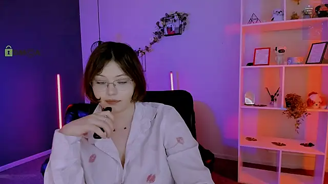 nikole kitt online show from 04-22-26, 07:04