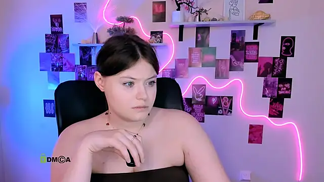 Snapshot of nikole_kitt chatting on 05-21-26, 06:59 nikole kitt online show from 05-21-26, 06:59