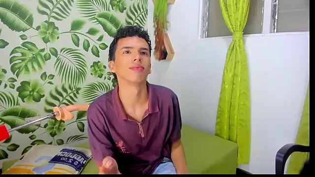 Snapshot of SEANTROYY chatting on 02-22-25, 03:56 SEANTROYY online show from 02-22-25, 03:56