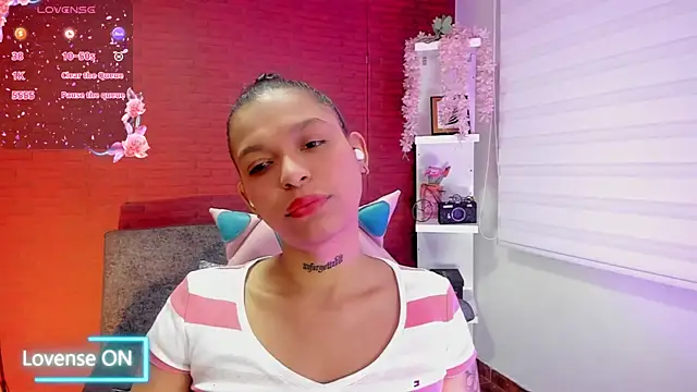 Snapshot of samantha_simur chatting on 12-12-24, 12:38 samantha simur online show from 12-12-24, 12:38