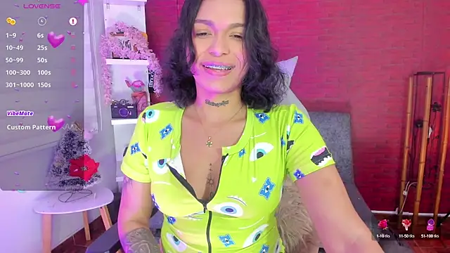 Snapshot of samantha_simur chatting on 12-24-24, 02:32 samantha simur online show from 12-24-24, 02:32