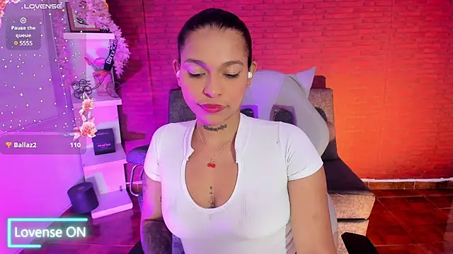 Snapshot of samantha_simur chatting on 01-26-25, 03:27 samantha simur online show from 01-26-25, 03:27