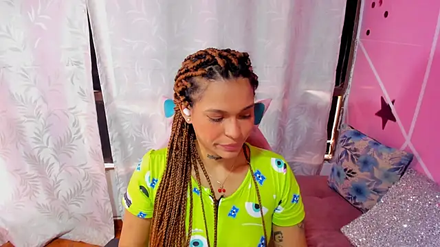 Snapshot of samantha_simur chatting on 02-28-25, 04:10 samantha simur online show from 02-28-25, 04:10