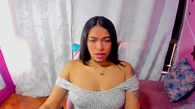 Snapshot of samantha_simur chatting on 03-10-25, 12:37 samantha simur online show from 03-10-25, 12:37