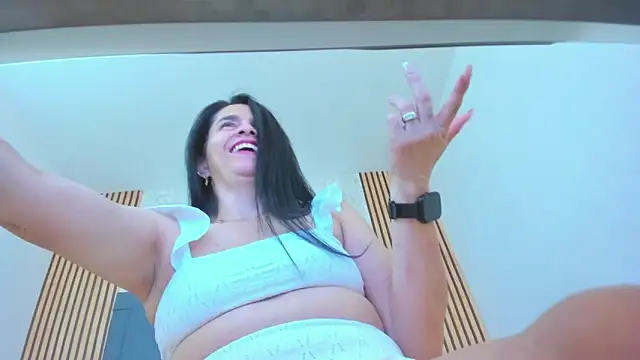 candela collinss online show from 12-27-24, 06:31