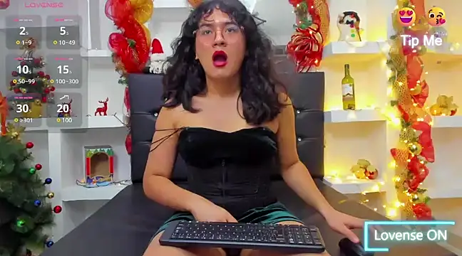 Snapshot of Elith_Berry69 chatting on 12-14-24, 12:55 Elith Berry69 online show from 12-14-24, 12:55