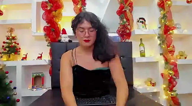 Snapshot of Elith_Berry69 chatting on 12-14-24, 09:24 Elith Berry69 online show from 12-14-24, 09:24