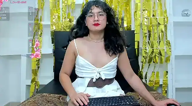 Snapshot of Elith_Berry69 chatting on 01-15-25, 01:34 Elith Berry69 online show from 01-15-25, 01:34