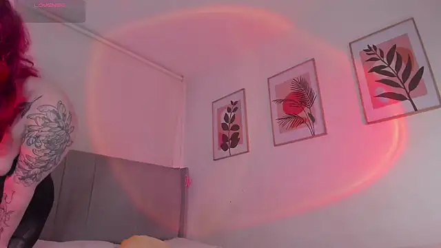 Whitekitty-exe online show from 01-06-25, 10:58