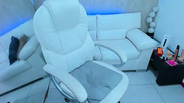 meggan 77 online show from 02-06-25, 03:48