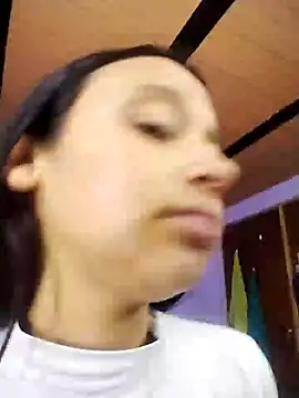 Snapshot of emma_ambar chatting on 01-12-25, 12:07 emma ambar online show from 01-12-25, 12:07