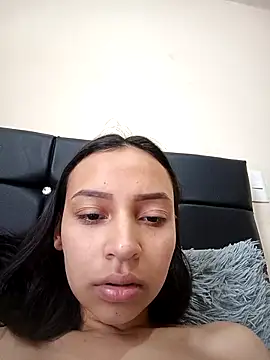 Snapshot of emma_ambar chatting on 09-26-25, 04:22 emma ambar online show from 09-26-25, 04:22