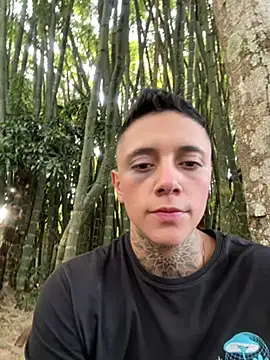 Snapshot of _PhillipBrown chatting on 12-12-24, 09:26 PhillipBrown online show from 12-12-24, 09:26