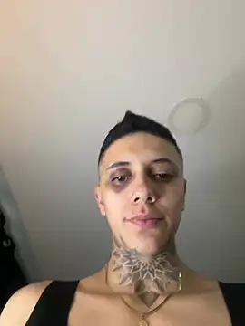 Snapshot of _PhillipBrown chatting on 12-14-24, 09:35 PhillipBrown online show from 12-14-24, 09:35