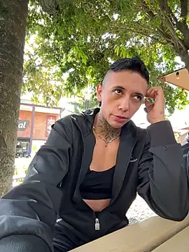 Snapshot of _PhillipBrown chatting on 01-29-25, 02:21 PhillipBrown online show from 01-29-25, 02:21