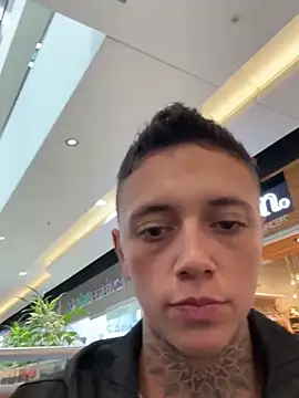 Snapshot of _PhillipBrown chatting on 02-04-25, 03:04 PhillipBrown online show from 02-04-25, 03:04