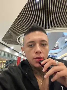 Snapshot of _PhillipBrown chatting on 03-12-25, 12:36 PhillipBrown online show from 03-12-25, 12:36