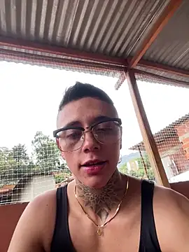 Snapshot of _PhillipBrown chatting on 03-14-25, 03:58 PhillipBrown online show from 03-14-25, 03:58