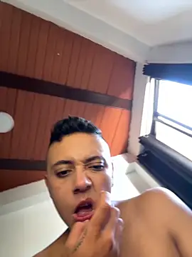 Snapshot of _PhillipBrown chatting on 09-09-25, 02:05 PhillipBrown online show from 09-09-25, 02:05