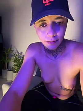 Snapshot of _PhillipBrown chatting on 02-04-26, 11:38 PhillipBrown online show from 02-04-26, 11:38