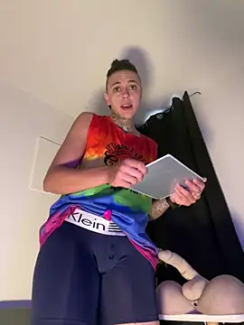 Snapshot of _PhillipBrown chatting on 02-10-26, 12:09 PhillipBrown online show from 02-10-26, 12:09