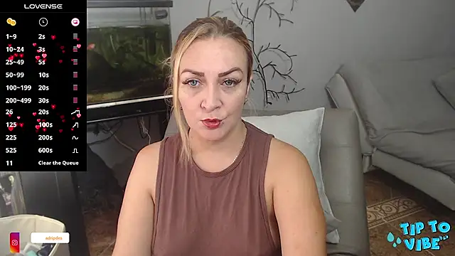 Snapshot of karen_mature69 chatting on 03-05-25, 01:06 karen mature69 online show from 03-05-25, 01:06