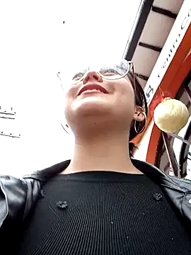 lara moon25 online show from 01-03-25, 07:29