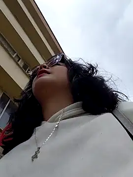 lara moon25 online show from 11-23-25, 06:30