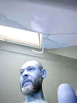 Snapshot of Andrzej-M chatting on 09-18-25, 02:41 Andrzej-M online show from 09-18-25, 02:41