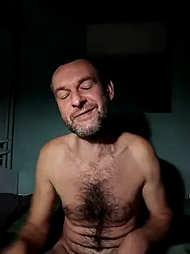 Snapshot of Andrzej-M chatting on 10-03-25, 07:00 Andrzej-M online show from 10-03-25, 07:00