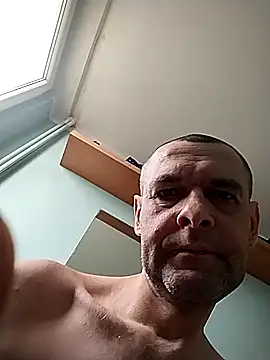 Snapshot of Andrzej-M chatting on 11-02-25, 01:02 Andrzej-M online show from 11-02-25, 01:02