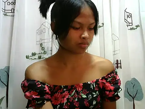 Snapshot of Rakonalie chatting on 02-06-25, 10:26 Rakonalie online show from 02-06-25, 10:26