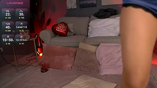 Snapshot of BetsyGonzale chatting on 02-12-25, 04:23 BetsyGonzale online show from 02-12-25, 04:23