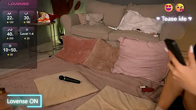 Snapshot of BetsyGonzale chatting on 02-26-25, 04:03 BetsyGonzale online show from 02-26-25, 04:03